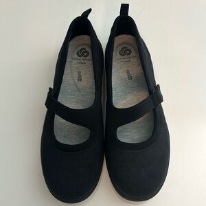 Clark’s Cloudsteppers. Soft cushion insole, never worn.